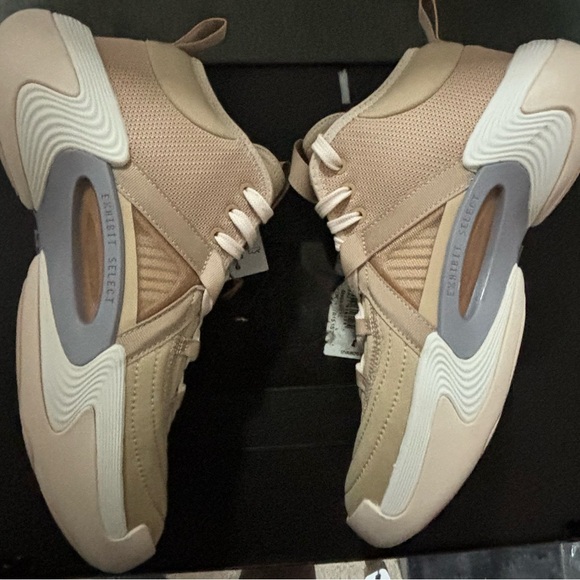 Adidas NWT  Exhibit Select CP Mid Shoes in "Beige". - Picture 2 of 7